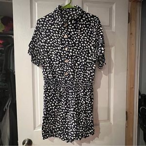 Boutique One Piece Short Sleeved Shorts Romper XL (fits more like large)